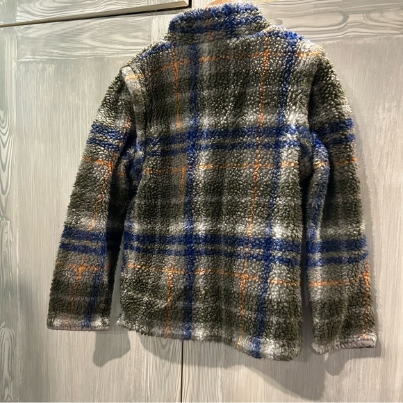 GUC Mini Boden Plaid fleece coat with zip off sleeves  size 6/7
Coat to vest - Picture 3 of 6